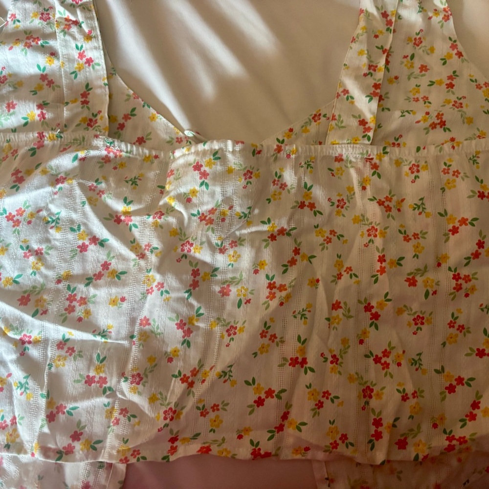 2 No Boundaries Floral Print Top